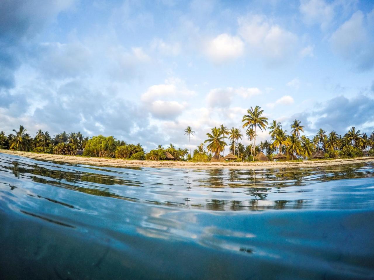 Emayani Beach Lodge Pangani Экстерьер фото